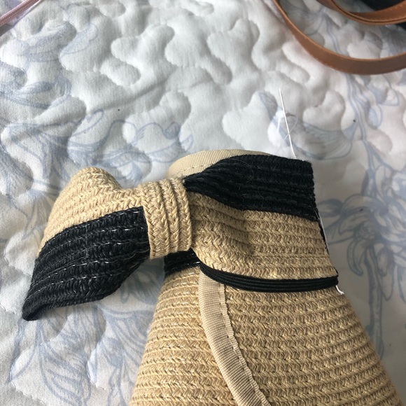 Tote by Mud Pie. Includes a cute sun visor/hat. New. Great for Vacation - Picture 11 of 11